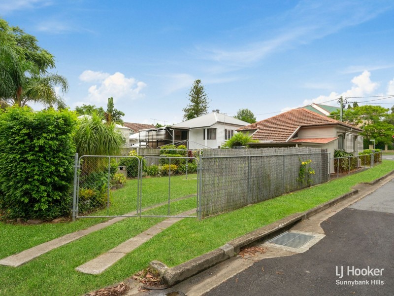 30 Nelson Street, Coorparoo QLD 4151