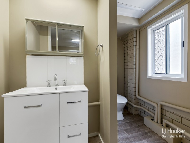 5 Rockvale Street, Coopers Plains QLD 4108