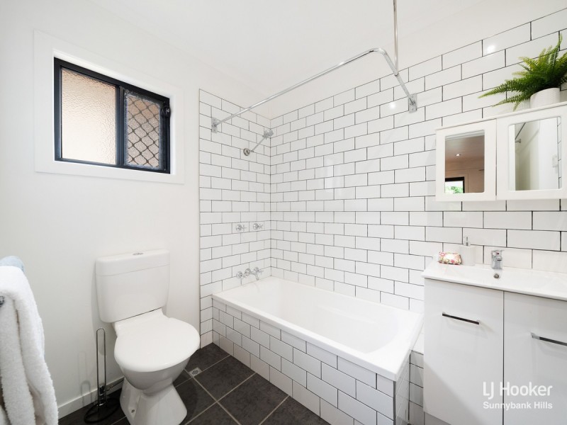 17 Miriam Street, Holland Park West QLD 4121