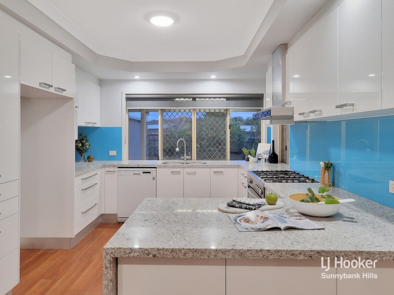 82 Nardie Street, Eight Mile Plains QLD 4113