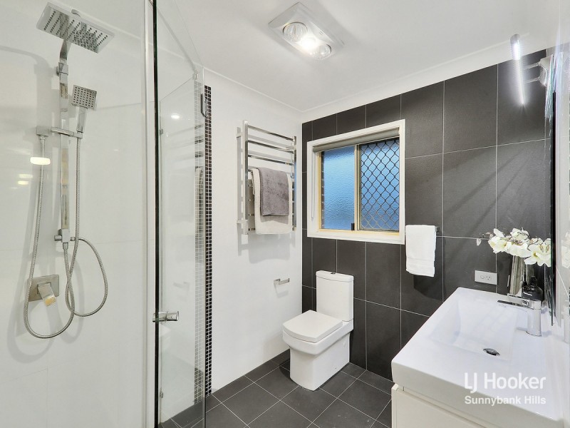 82 Nardie Street, Eight Mile Plains QLD 4113