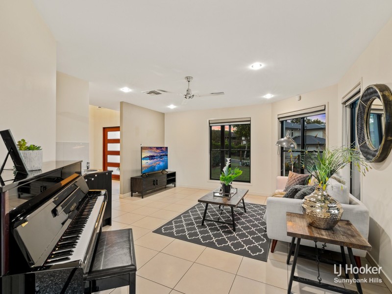 63 Rowland Avenue, Wakerley QLD 4154