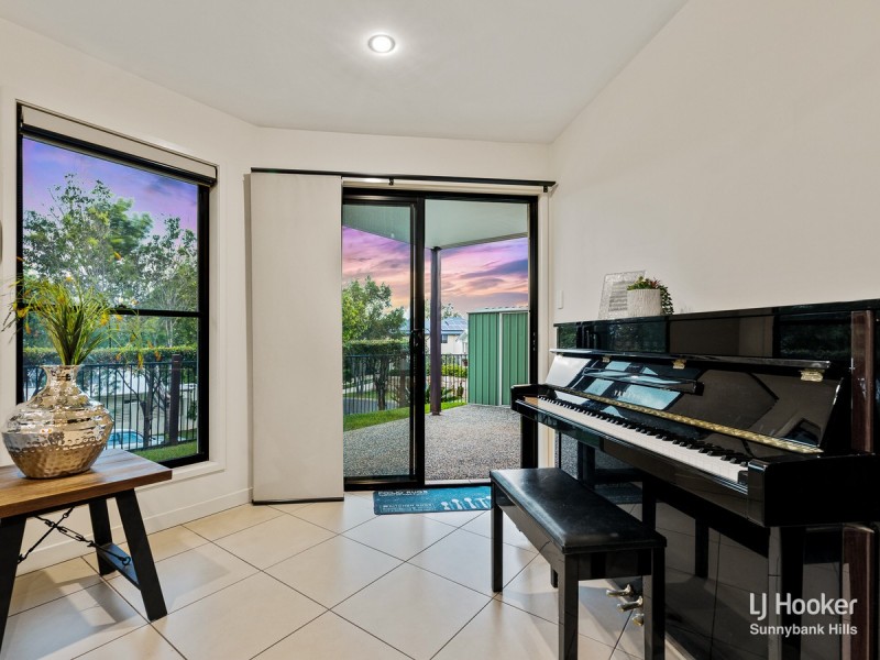 63 Rowland Avenue, Wakerley QLD 4154