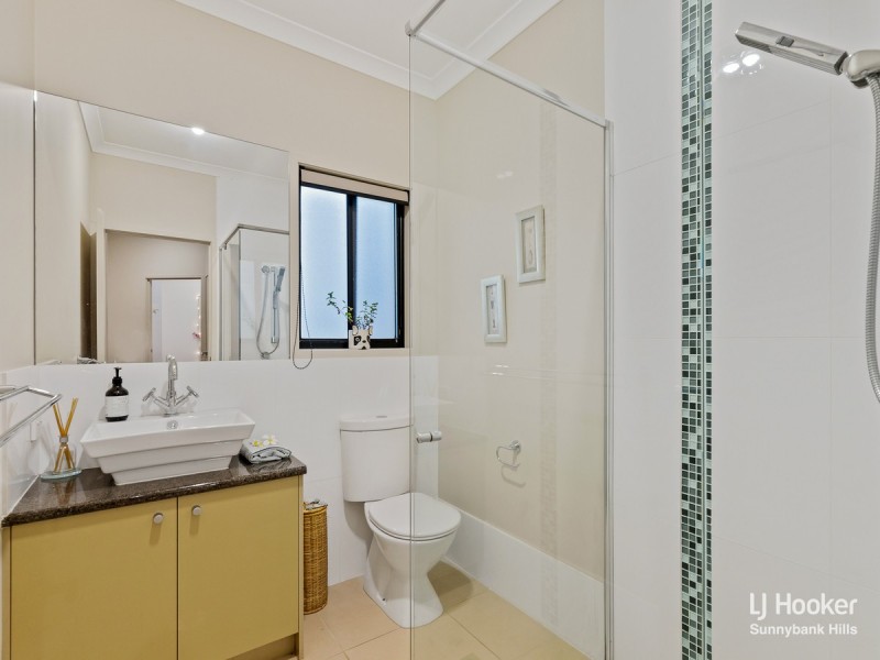 63 Rowland Avenue, Wakerley QLD 4154