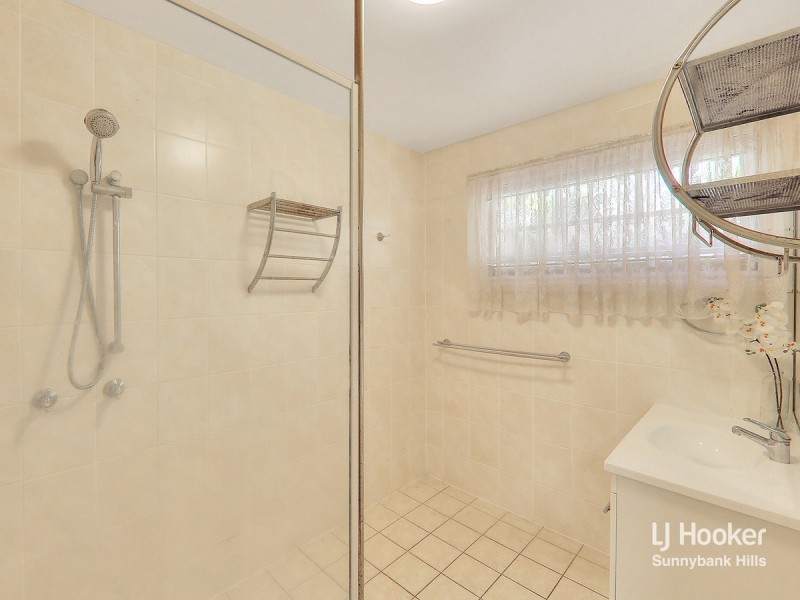 21 Bluegum Street, Macgregor QLD 4109