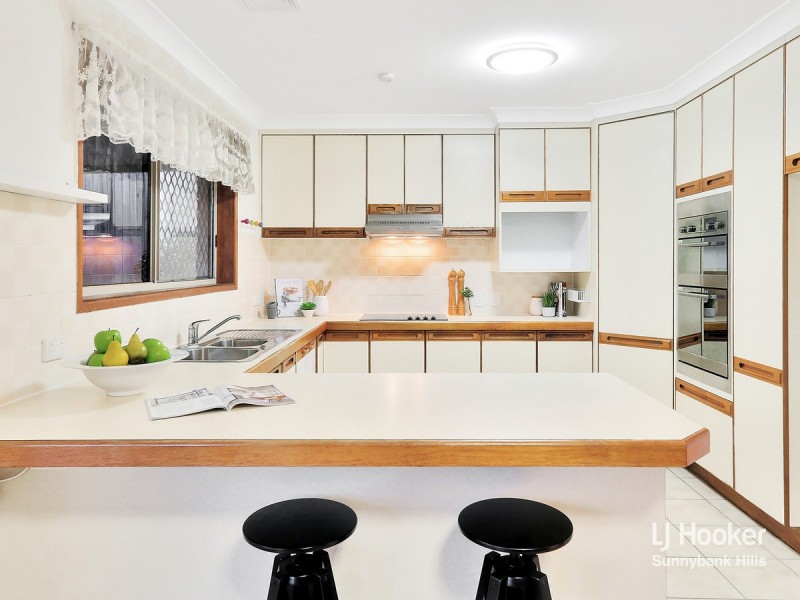 12 McKinley Court, Stretton QLD 4116