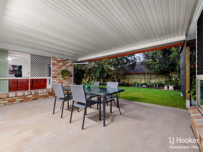 11 Coventry Place, Wishart QLD 4122