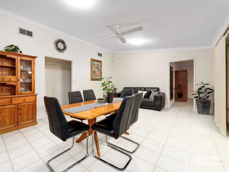 11 Coventry Place, Wishart QLD 4122