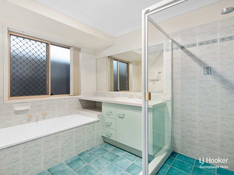 11 Coventry Place, Wishart QLD 4122