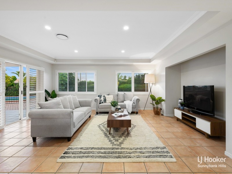 19 Magenta Place, Wishart QLD 4122