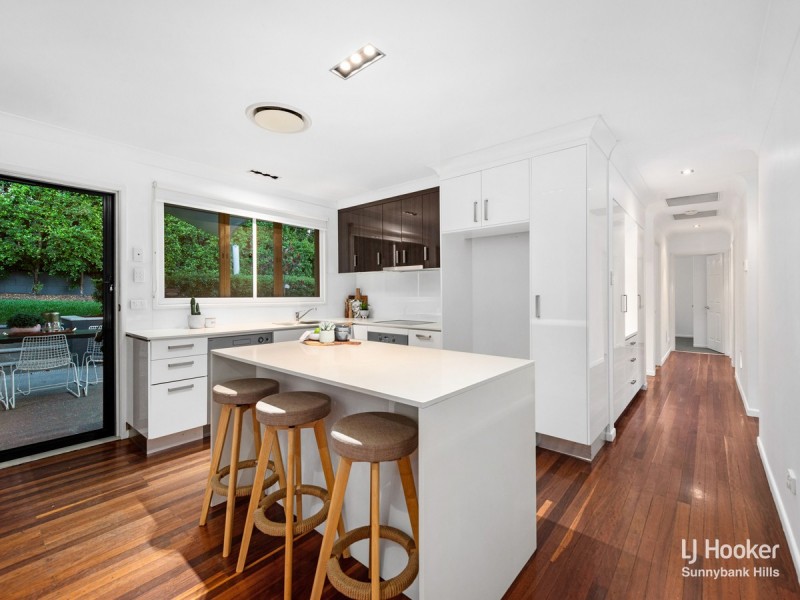 11 Bakewell Street, Mount Gravatt East QLD 4122