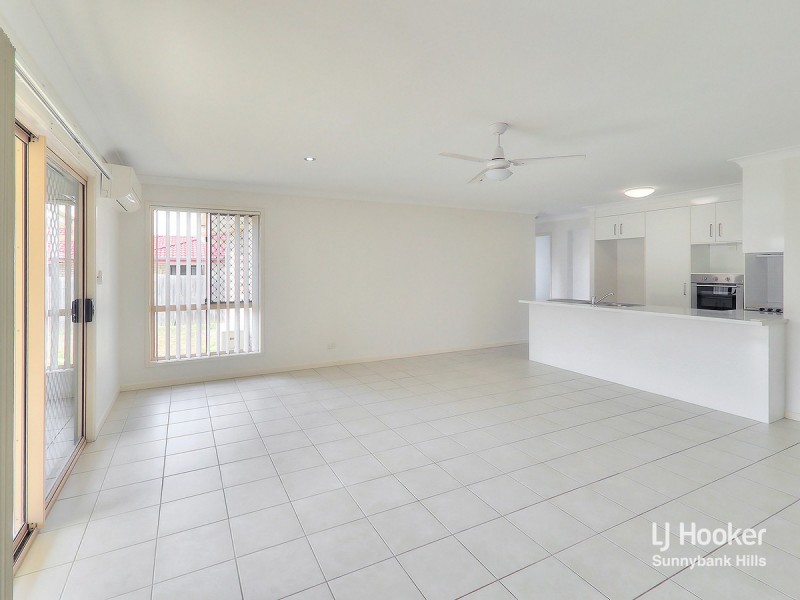 9 Linfield Street, Hillcrest QLD 4118