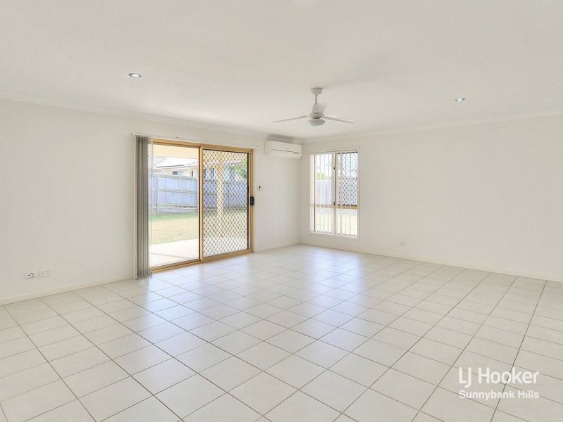 9 Linfield Street, Hillcrest QLD 4118