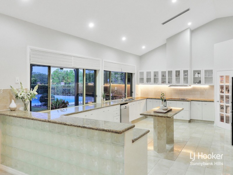 176 Springwood Road, Springwood QLD 4127