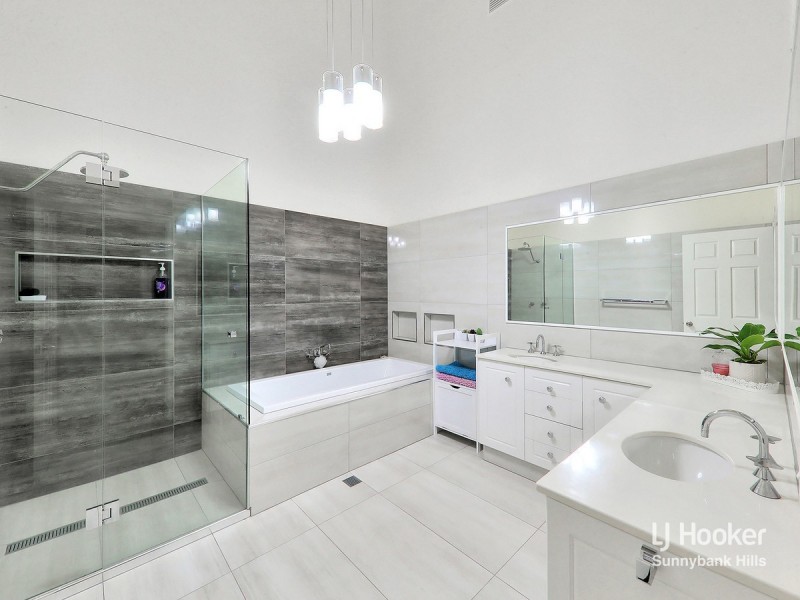 176 Springwood Road, Springwood QLD 4127