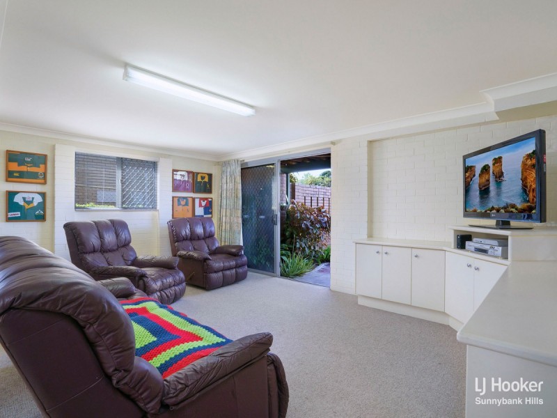 14 Ceriman Street, Macgregor QLD 4109