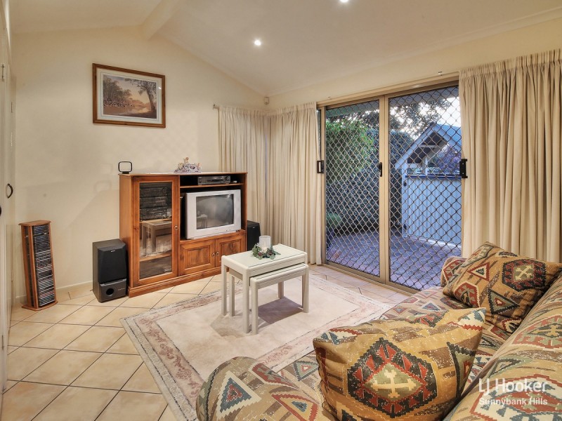 5 Lakkari Street, Eight Mile Plains QLD 4113