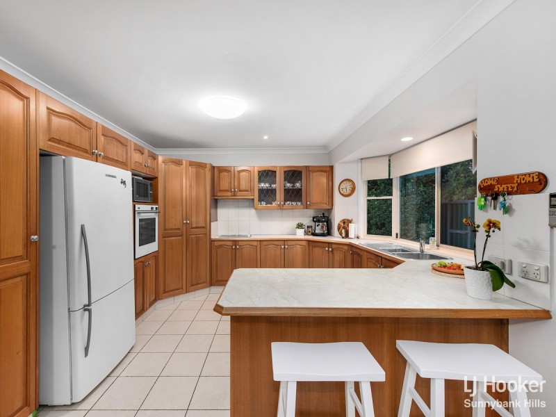 6 Amsterdam Street, Wishart QLD 4122