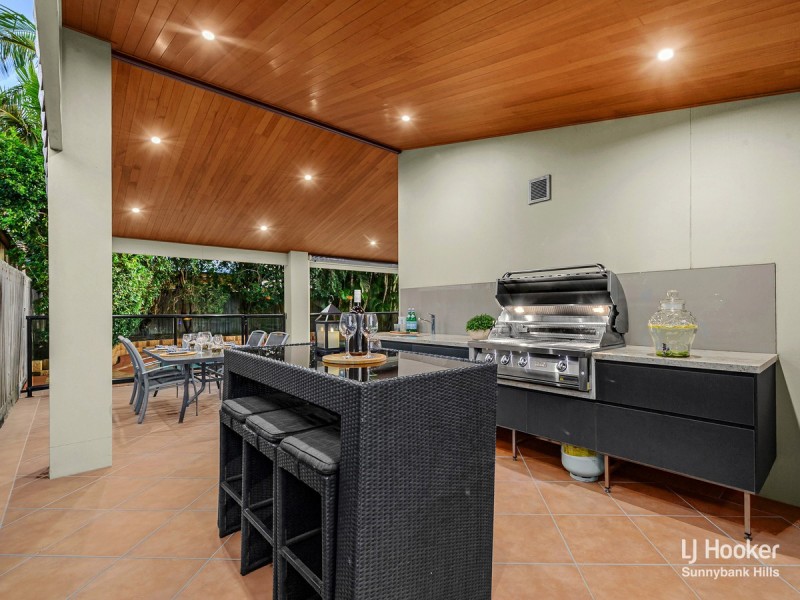 23 Eaton Place, Wishart QLD 4122