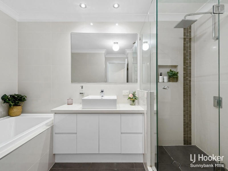 23 Eaton Place, Wishart QLD 4122