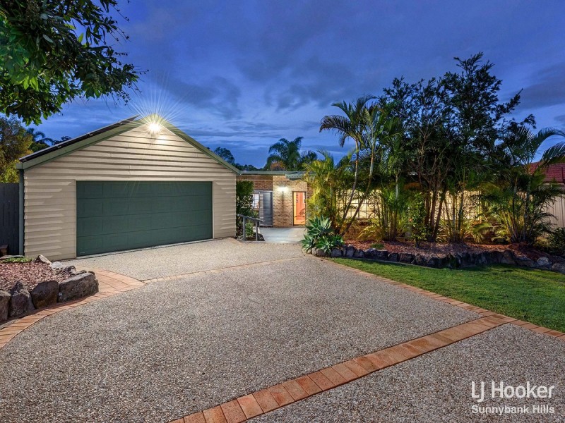17 Madrid Court, Wishart QLD 4122