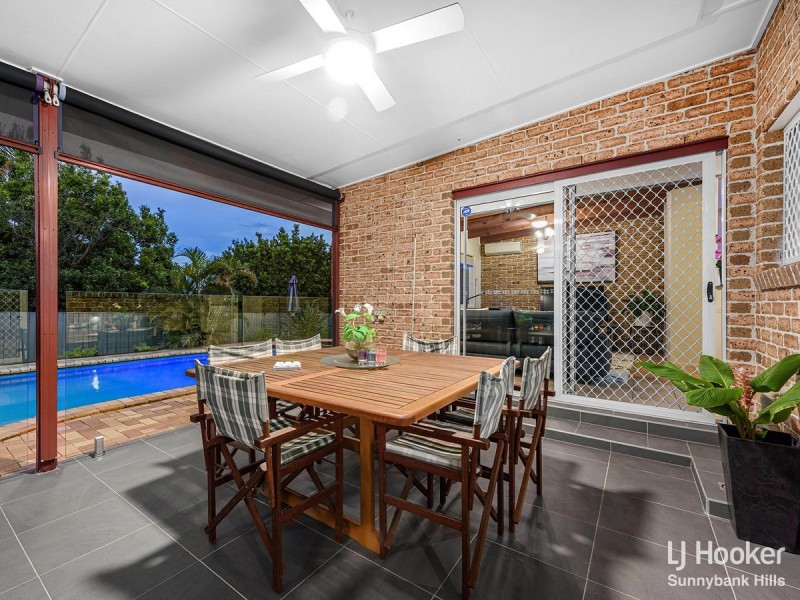 17 Madrid Court, Wishart QLD 4122