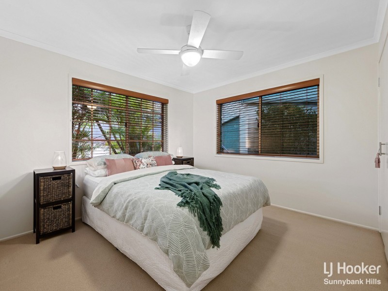 17 Madrid Court, Wishart QLD 4122