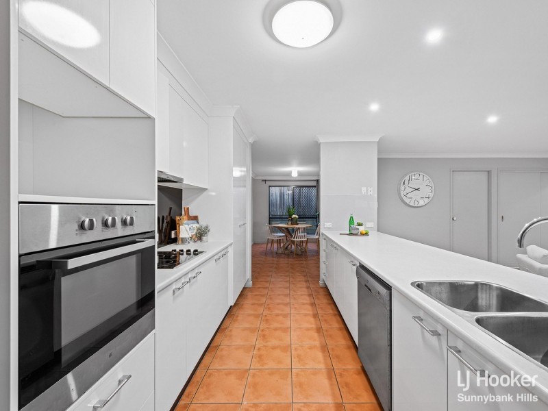 14 Standford Place, Regents Park QLD 4118