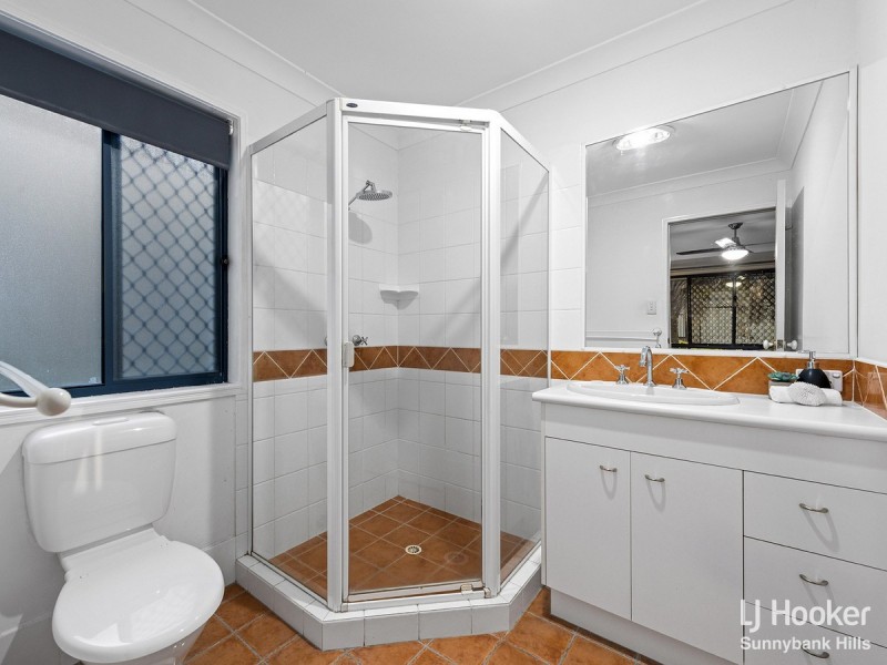 14 Standford Place, Regents Park QLD 4118