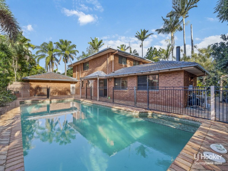 5 Bonutto Court, Robertson QLD 4109