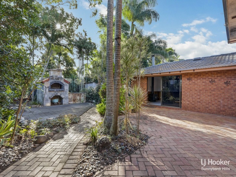 5 Bonutto Court, Robertson QLD 4109