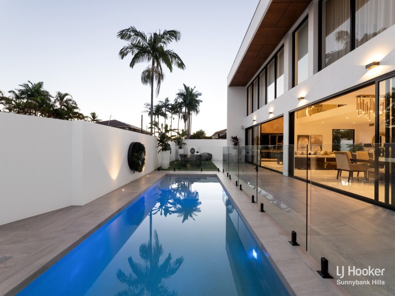 18 Davrod Street, Robertson QLD 4109