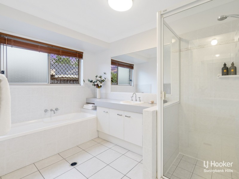 5 Rakumba Close, Eight Mile Plains QLD 4113