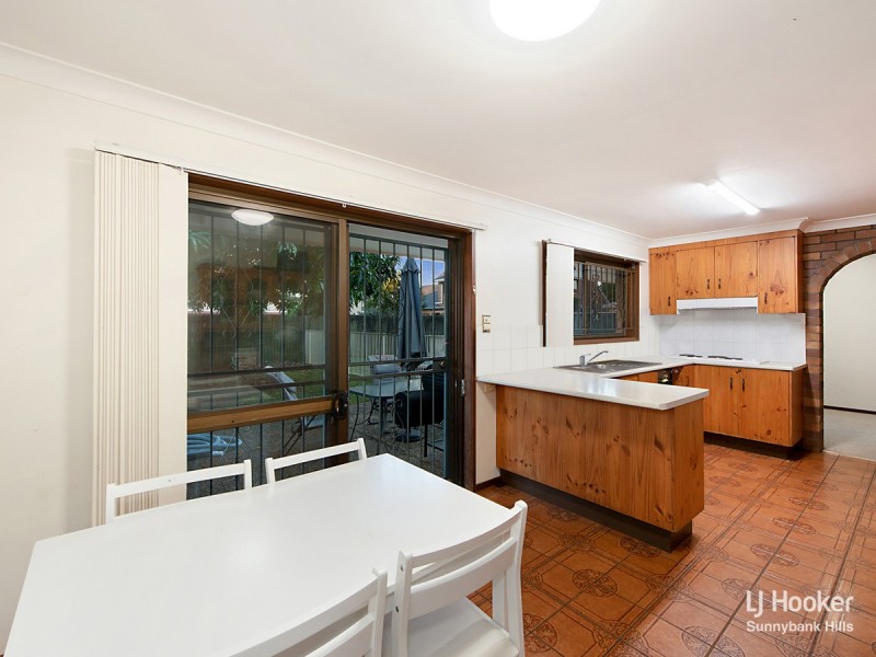 44 Romulus Street, Robertson QLD 4109