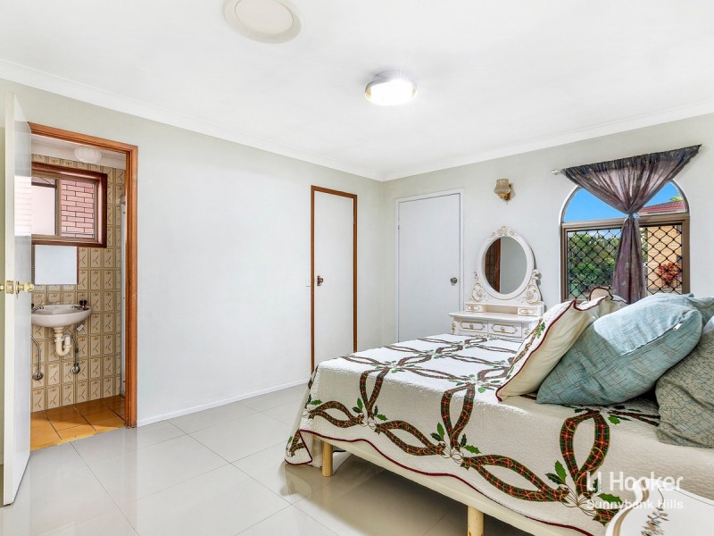 12 Angophora Street, Robertson QLD 4109