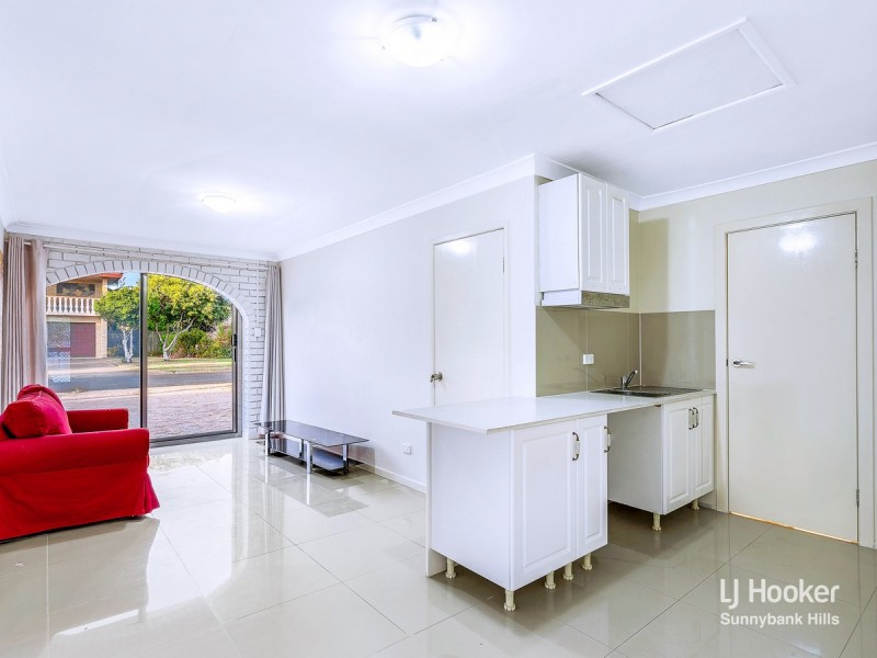 12 Angophora Street, Robertson QLD 4109