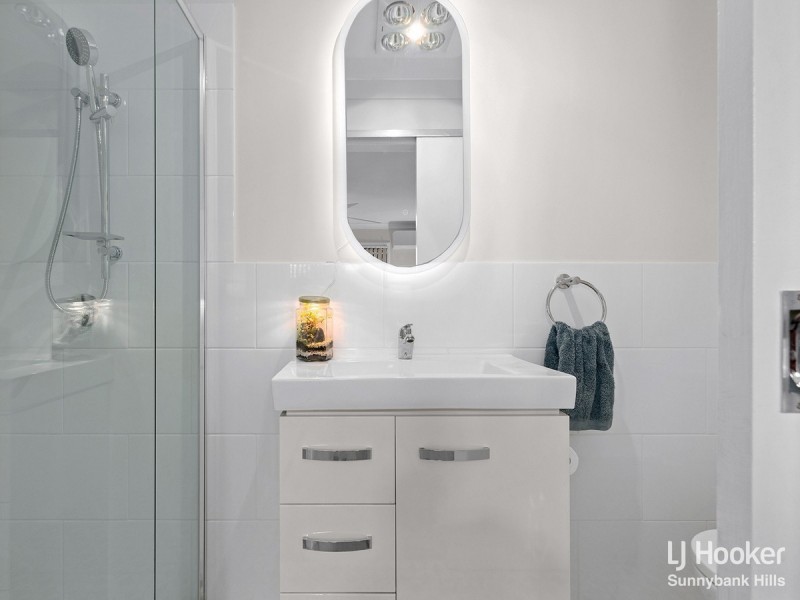 325 Mount Gravatt-Capalaba Road, Wishart QLD 4122