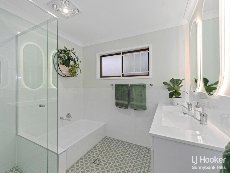 325 Mount Gravatt-Capalaba Road, Wishart QLD 4122