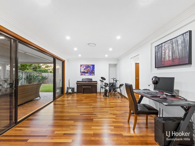 11 Janda Street, Robertson QLD 4109