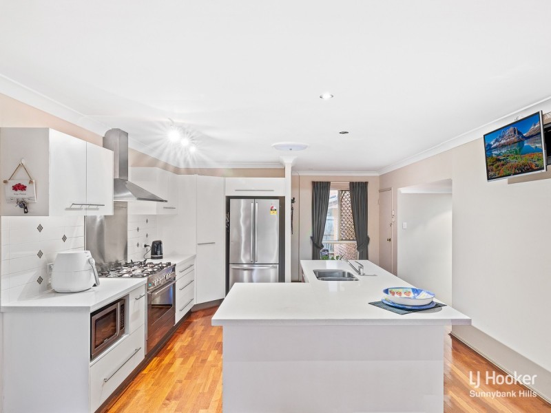 20 Hoover Court, Stretton QLD 4116