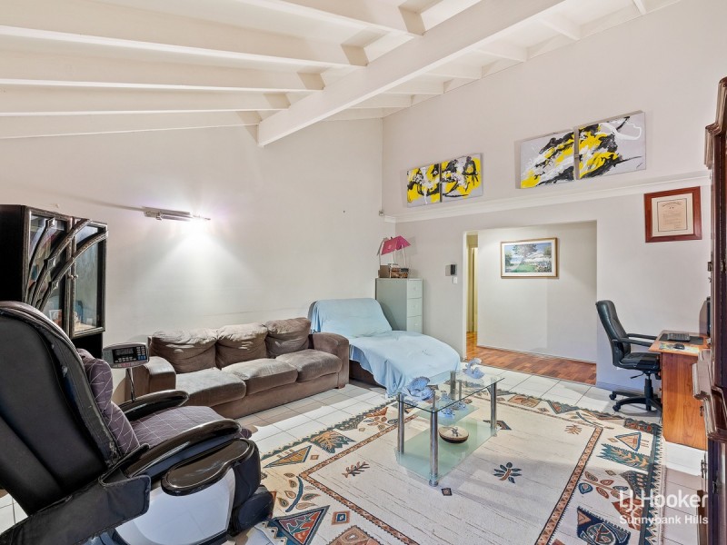 20 Hoover Court, Stretton QLD 4116