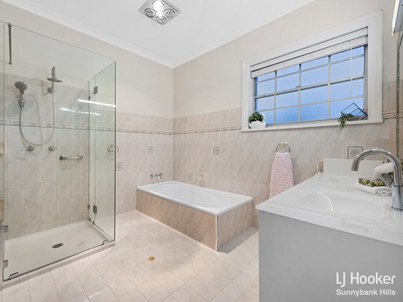 6 Idris Court, Calamvale QLD 4116