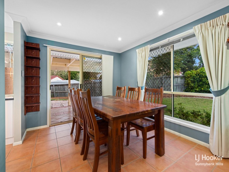 8 Finn Court, Camira QLD 4300