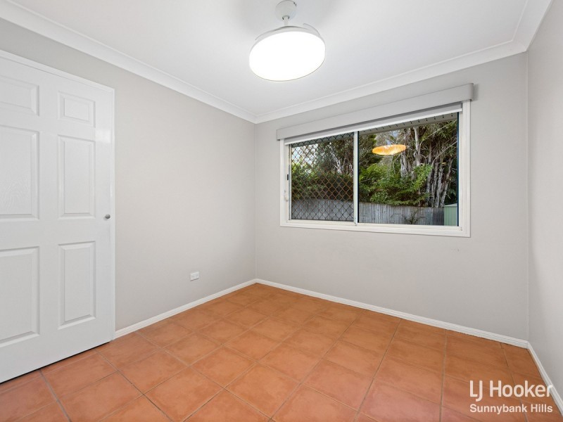 8 Finn Court, Camira QLD 4300