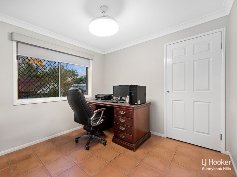 8 Finn Court, Camira QLD 4300