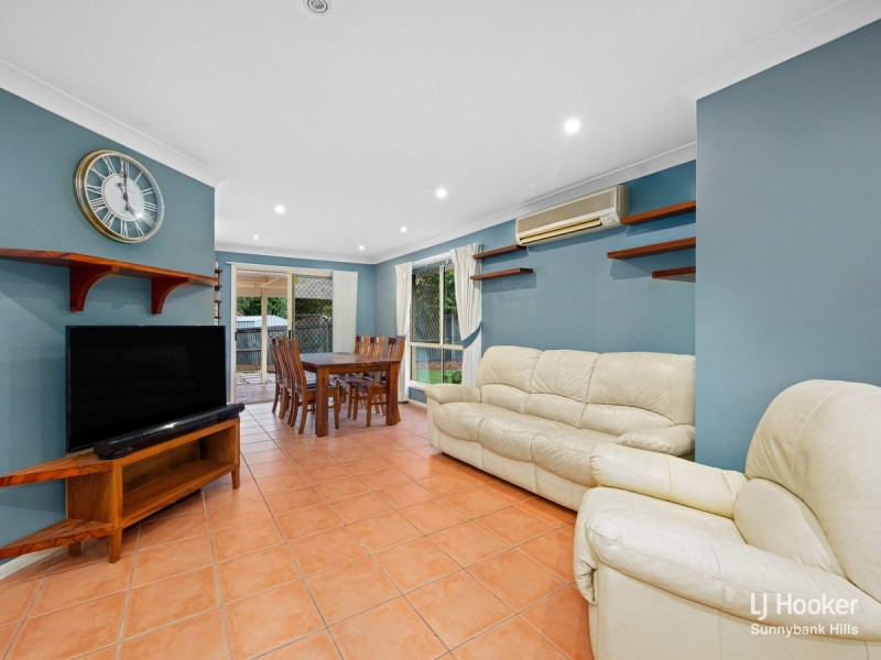 8 Finn Court, Camira QLD 4300