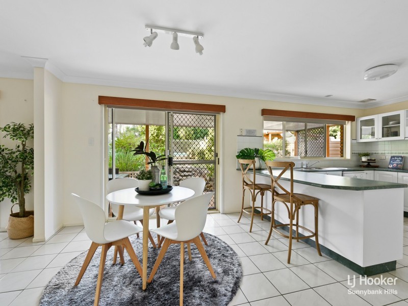 52 Bordeaux Street, Eight Mile Plains QLD 4113