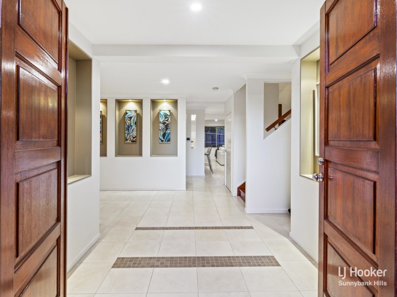 6 Trevi Close, Eight Mile Plains QLD 4113