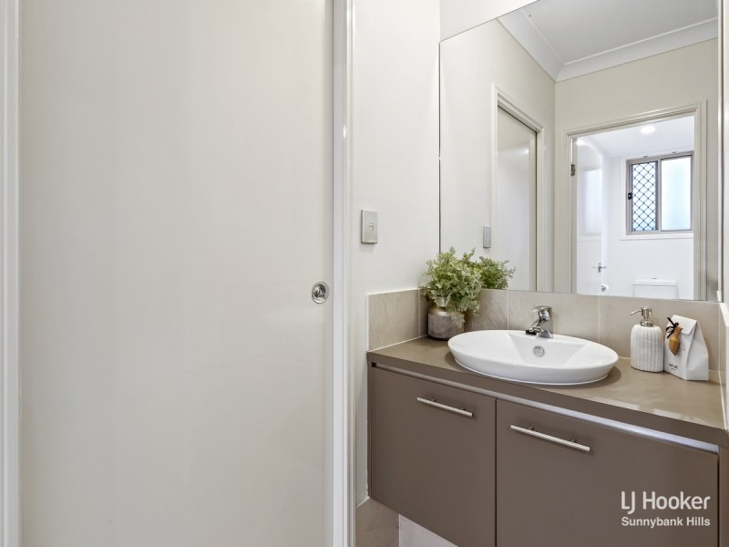 6 Trevi Close, Eight Mile Plains QLD 4113