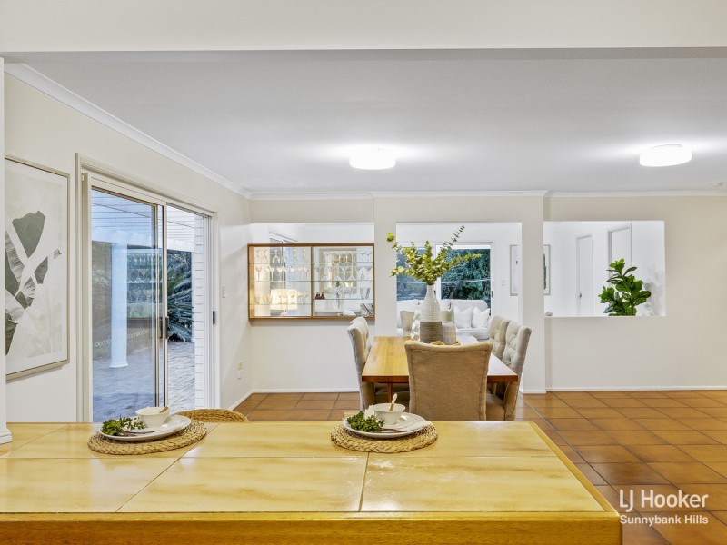 15 Lavender Close, Calamvale QLD 4116